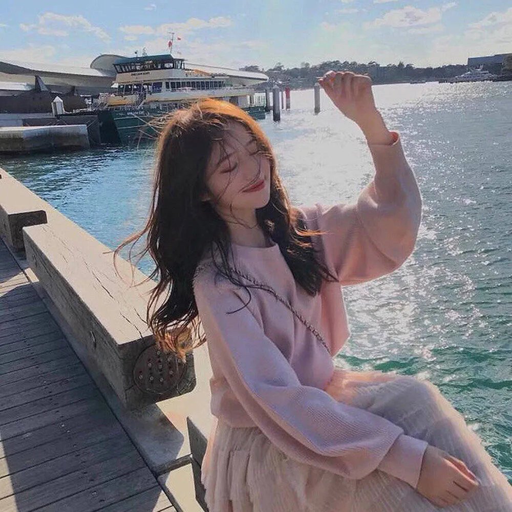 御苑琼霄 海报