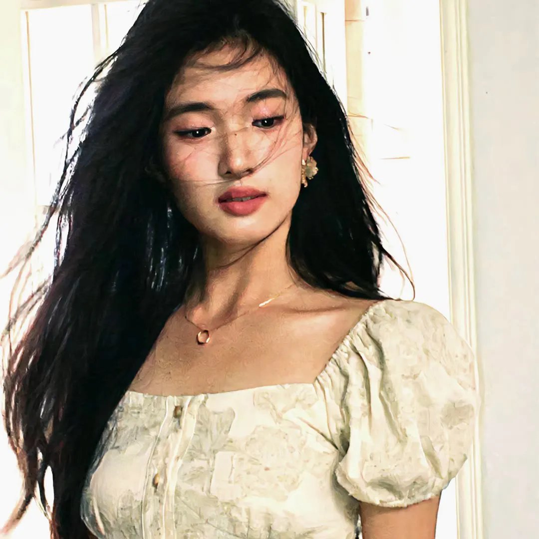 红绒花 海报